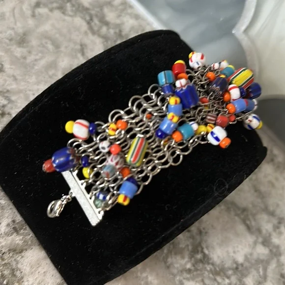 Colorful dangle bead bracelet - Picture 3 of 5
